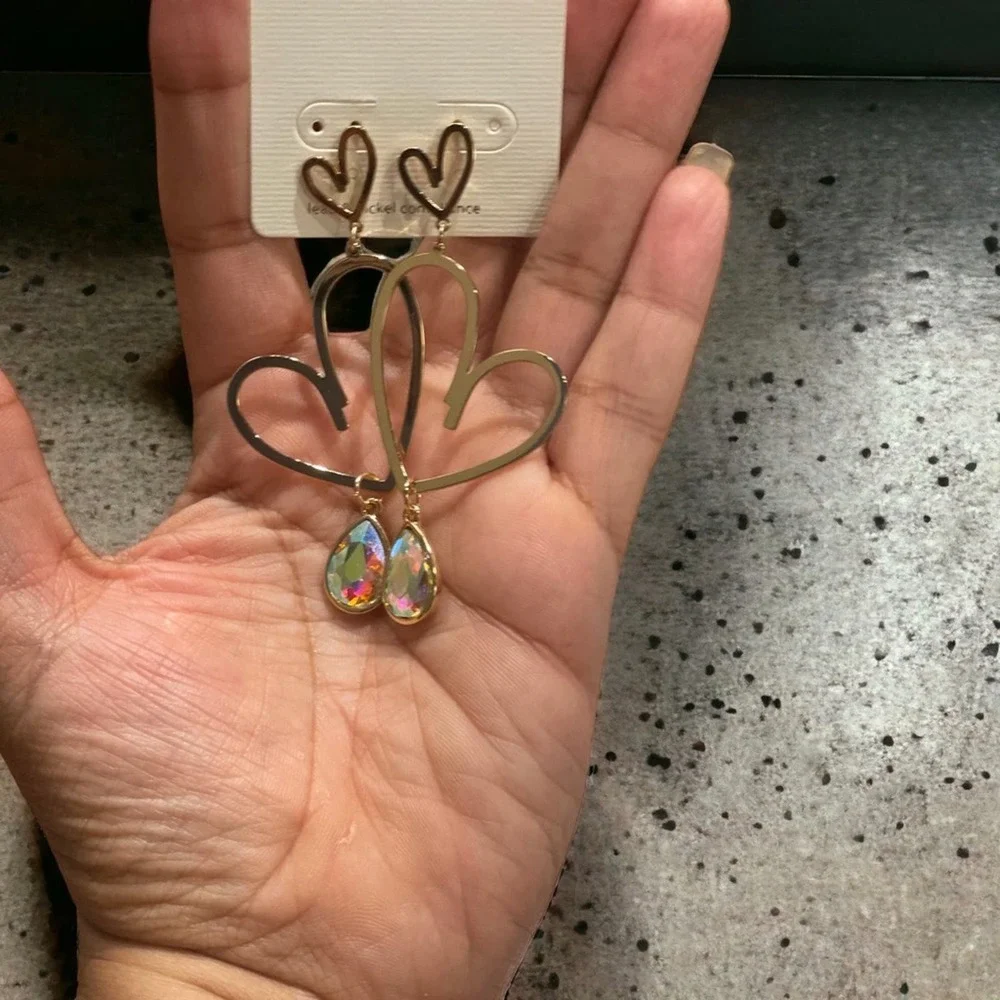 Dangling Gold Fashion Earrings Heart Shaped